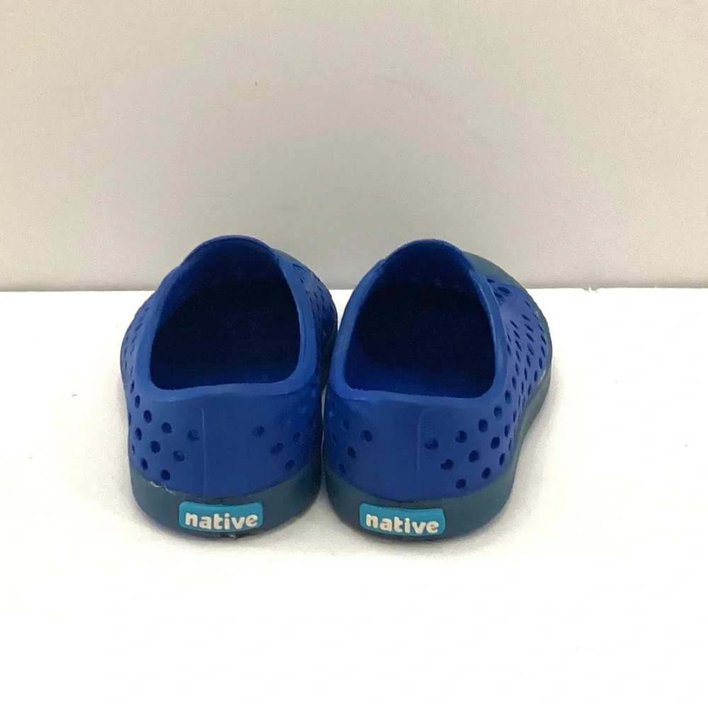 Native shoes Jefferson Blue w/ blue Trim size 4 Unisex